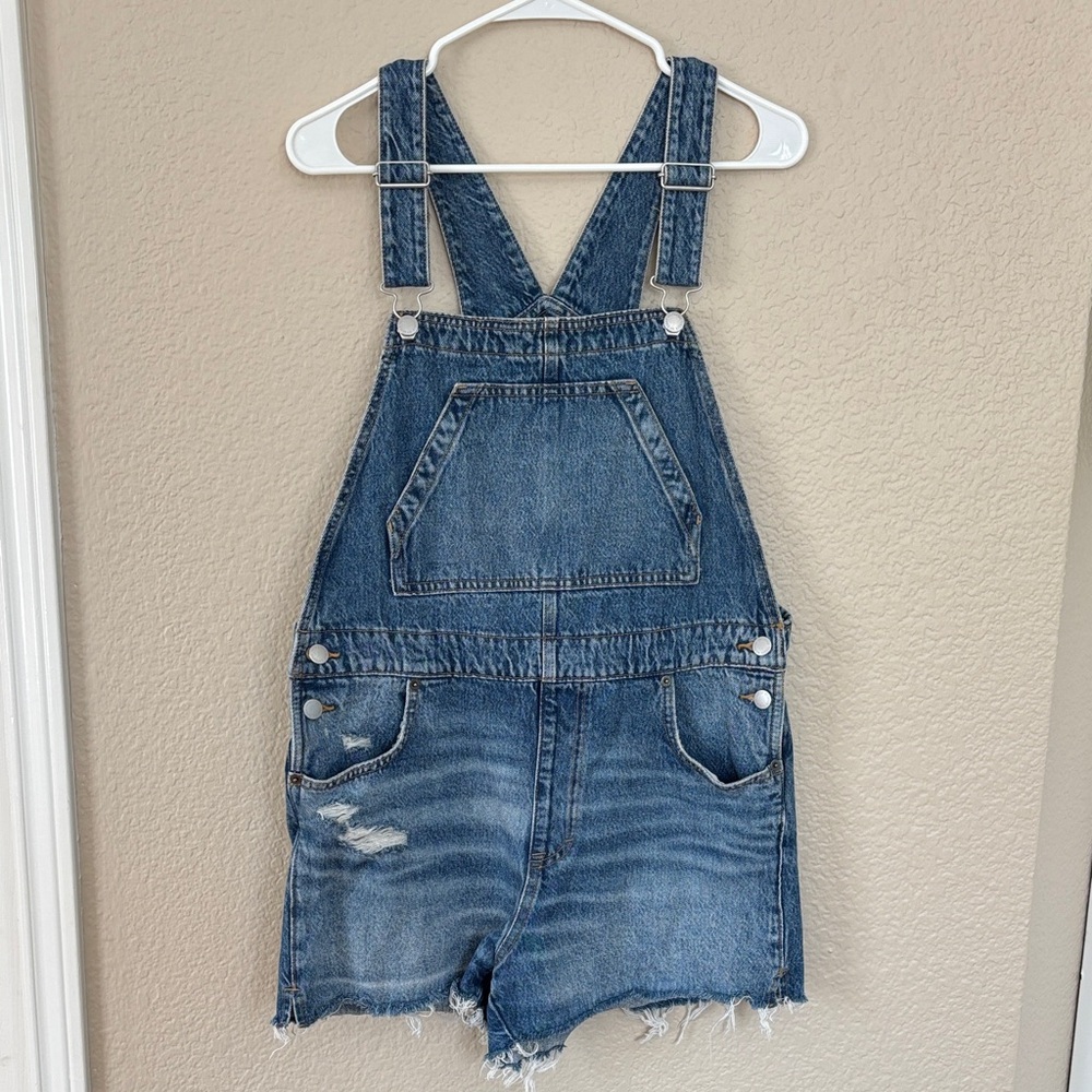 Ladies Denim Shorts Overalls size 8 3” inseam